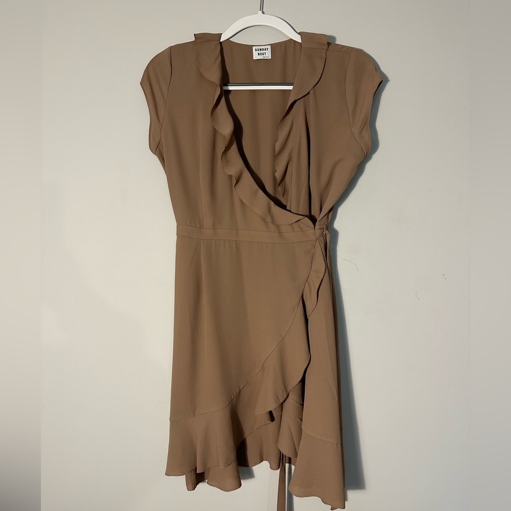 ARITZIA SUNDAY BEST RUFFLE WRAP DRESS